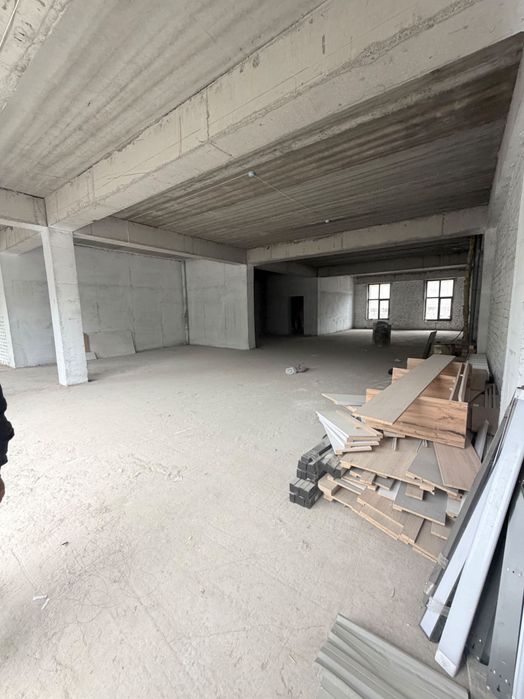 сдаем помещение  400 кв м2 F01