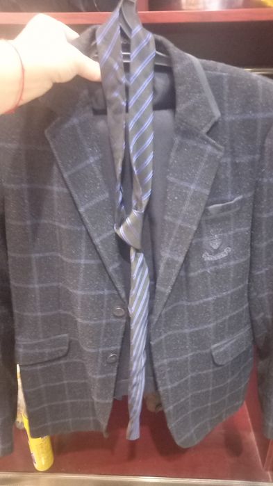Продам пиджаки и брюки