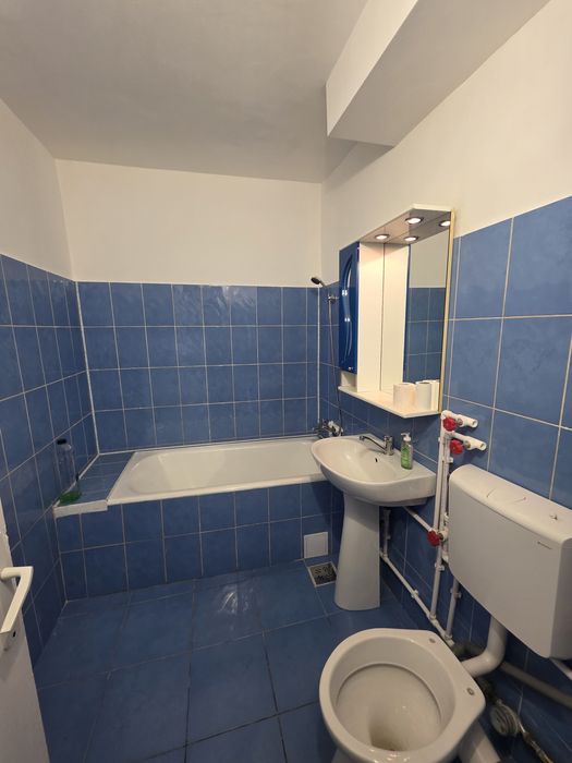 Vând apartament Brezoi