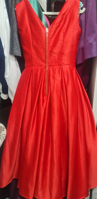 Вечернее платье для девушек.