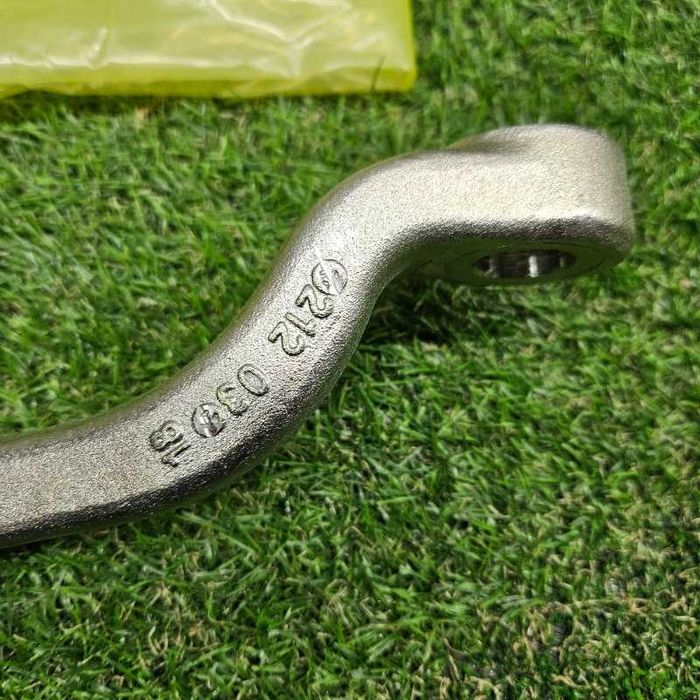 Поперечный рычаг Mercedes E W212 перед. лев.