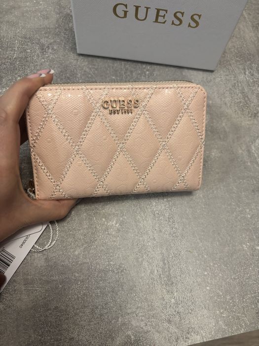 Оригинален портфейл на Guess