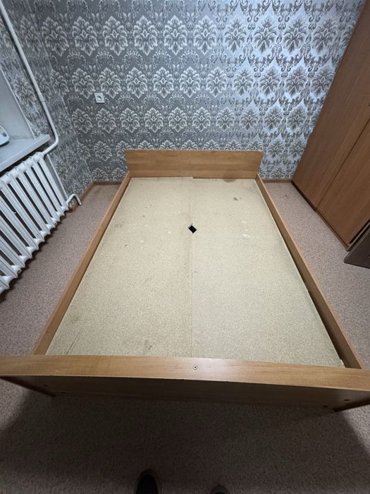 Продается кровать 140*200