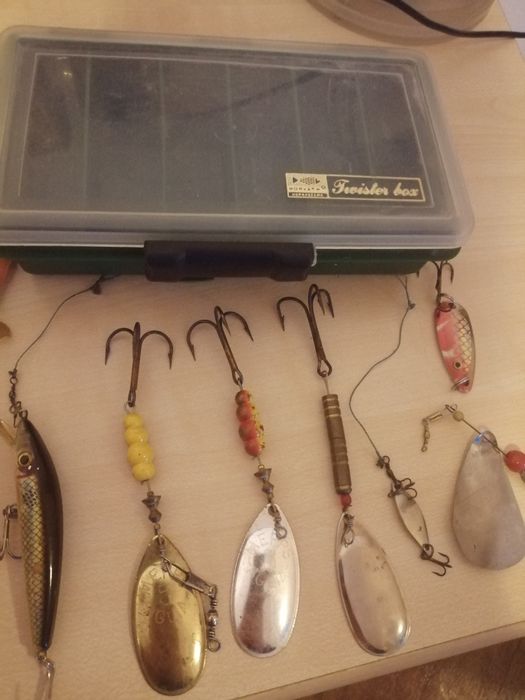 Trusa momeli pentru pescuit 22 piese calitative