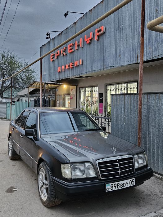 Мерседес 124 обем 2.8л мех. 1994г.