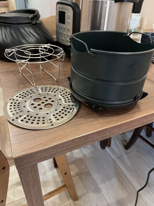 Мултикукър с Еър Фрайър Instant Pot  5,7л, гаранция до 11.2026