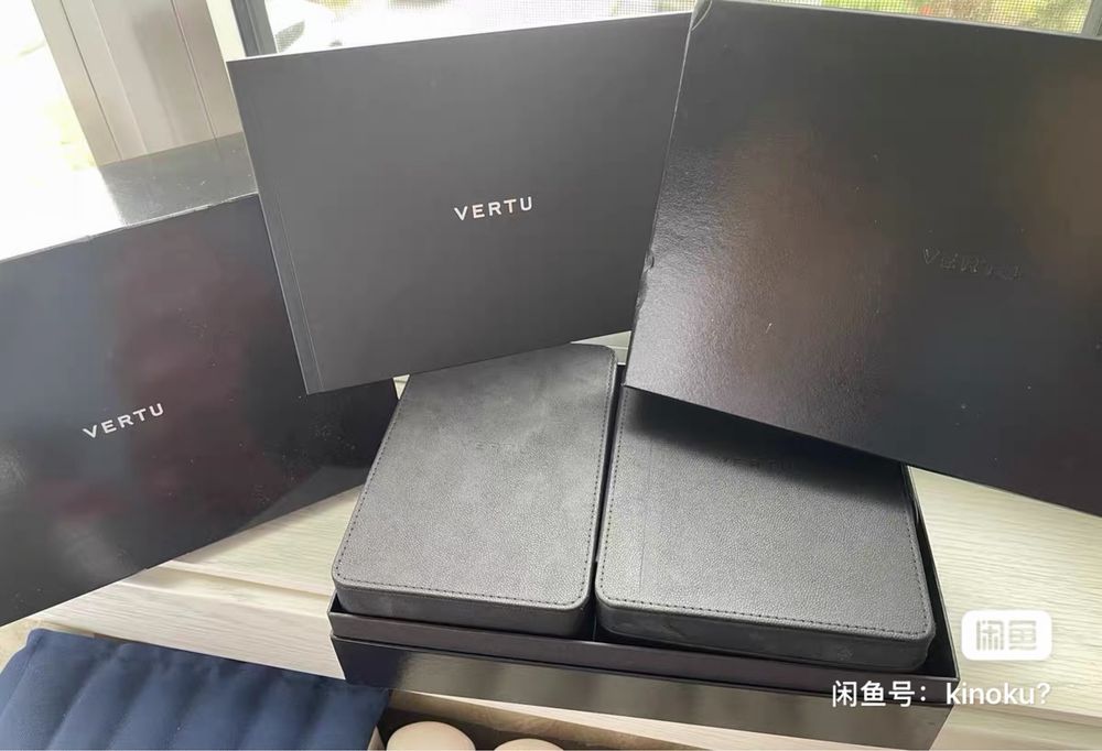 Vertu Constellation Ayxta