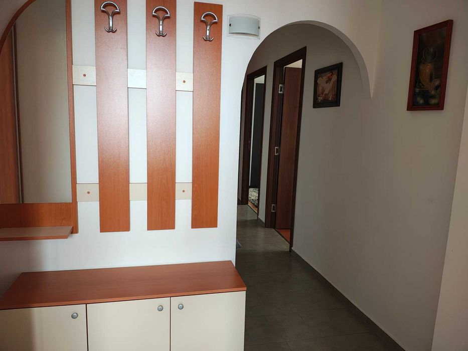 Тристаен имот в кв.Младост 1