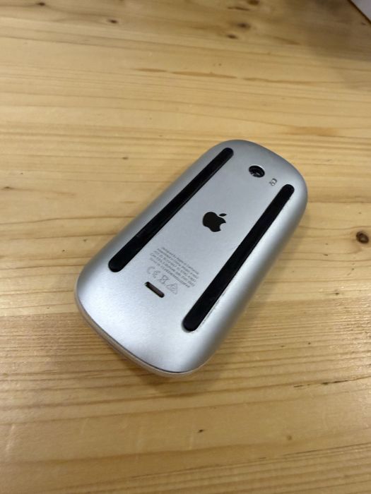 Apple Magic Mouse 2 – wireless, cablu inclus, mic defect estetic