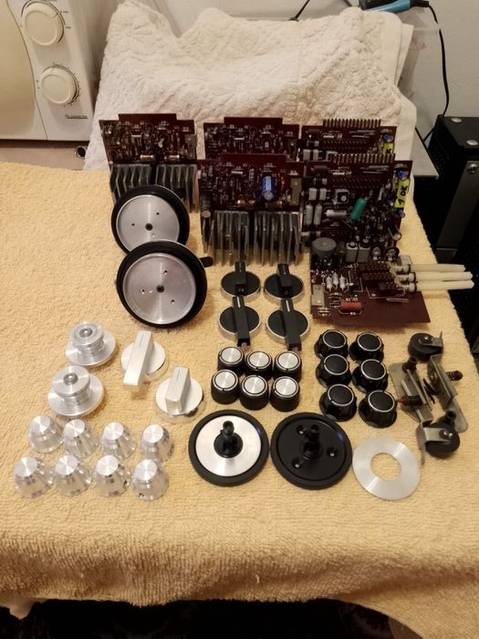 Vând magnetofoane majak 205  203. Kashtan 1 analog  kashtan  clasic negru curate piese noi recondiționate pentru amatori audiție și aspect 10 din 10