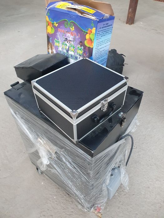 Продам Тяжолый Дым Аппарат +Фейрверк