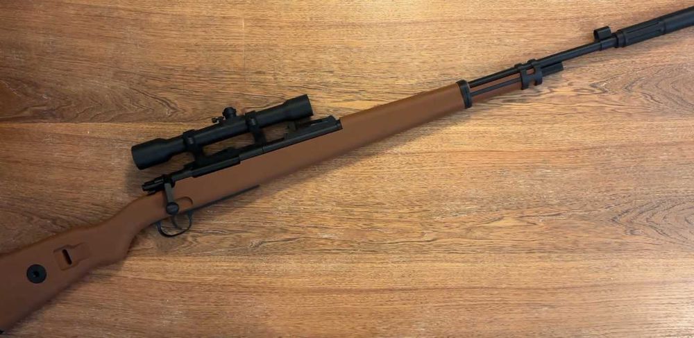 Kar 98k 3d printat 1-1 scala, pentru display si roleplay
