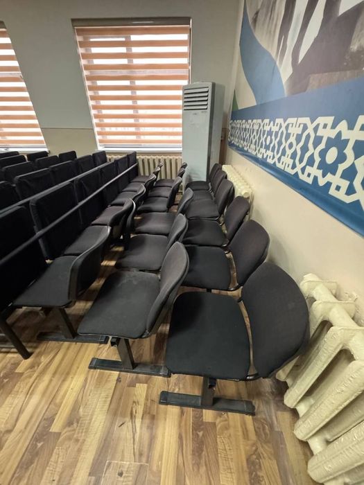 3 кишилик стуллар срочно сотилади