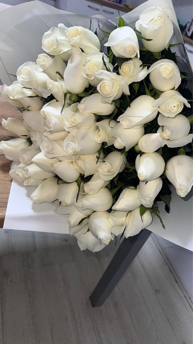 55 шт метровый белый роза