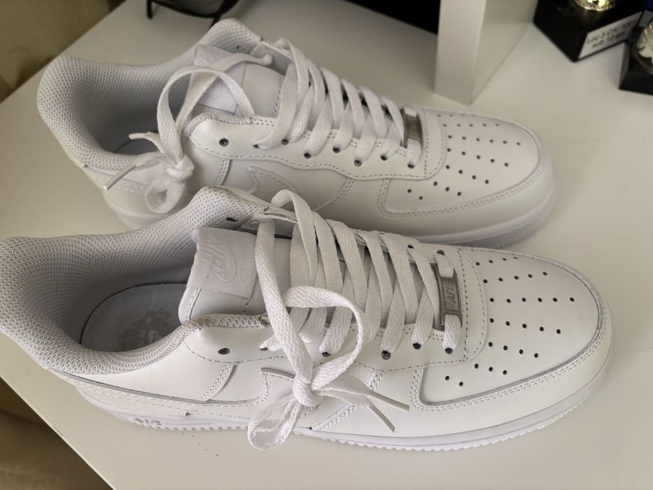 Adidasi air force 1 white