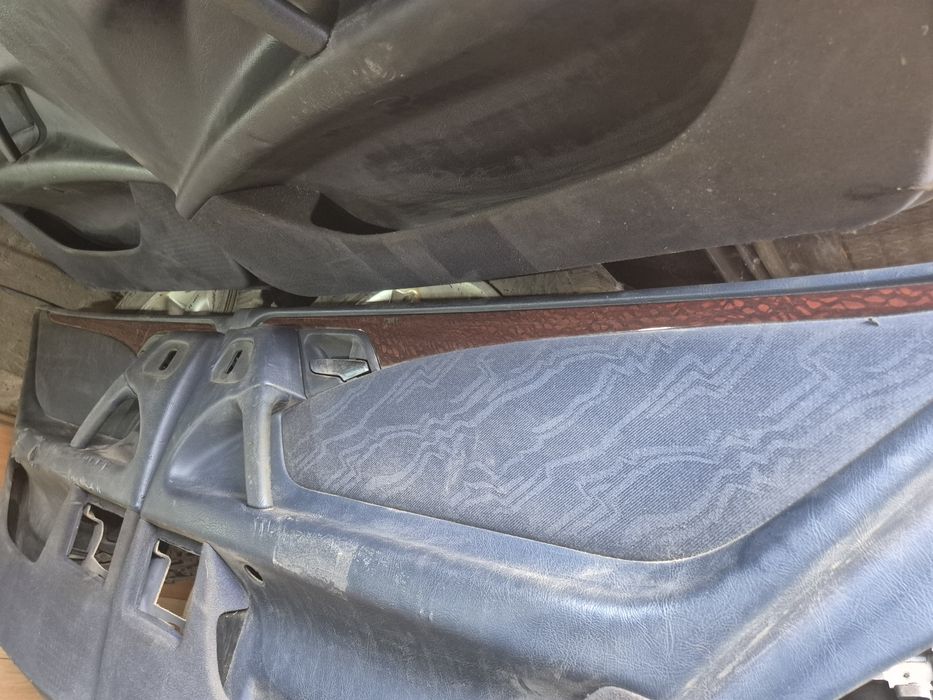 Дверные обшивки Мерседес 210 с деревом