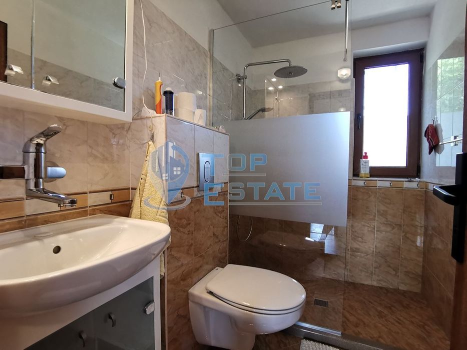 Новопостроена обзаведена къща с три спални и локално парно в село Сла