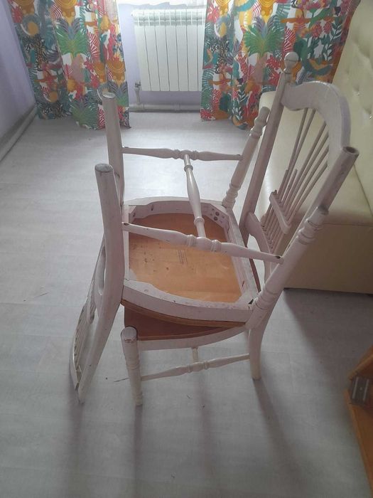 Продам бу стулья крепкие 4 шт