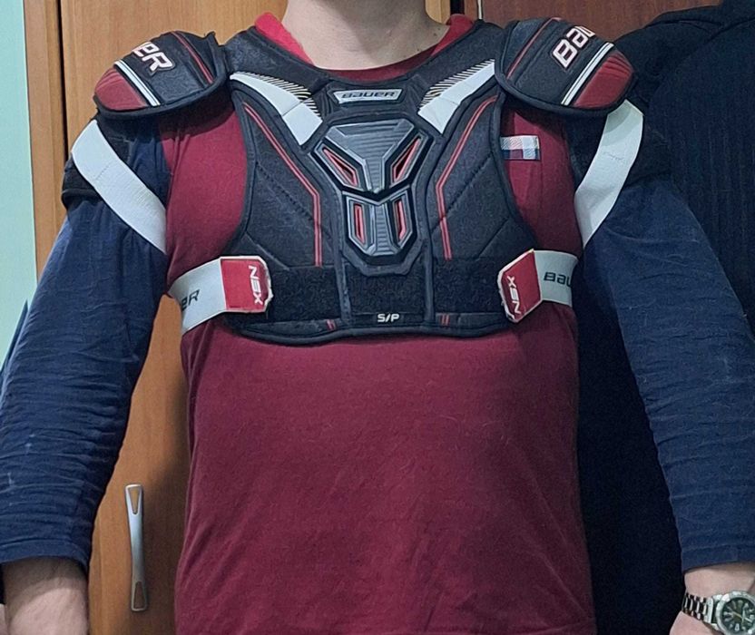 Vând armură pieptar Bauer hochei