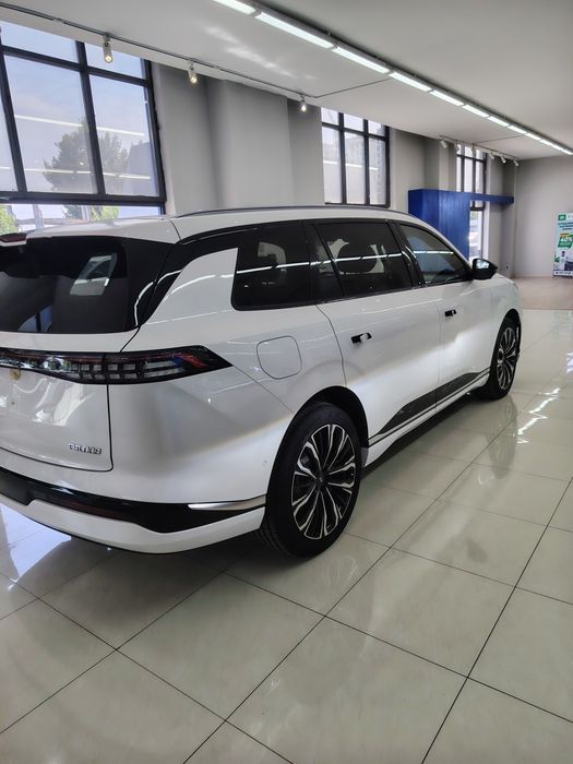 DONGFENG 008 gibrid 210km Max 2026