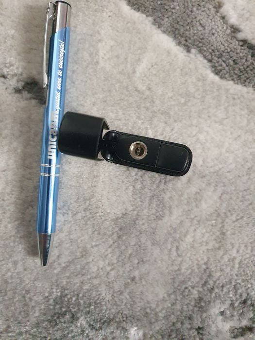 Vand  bricheta quartz  si  spray lacrimogen