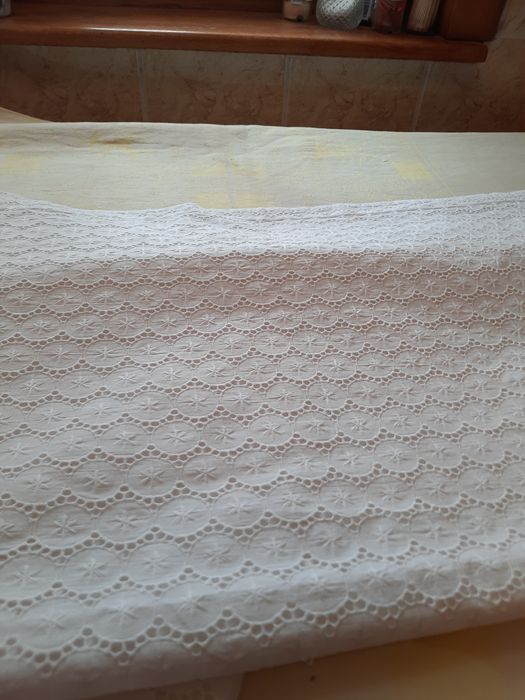 Set trei fete de perna din bumbac cu broderie sparta