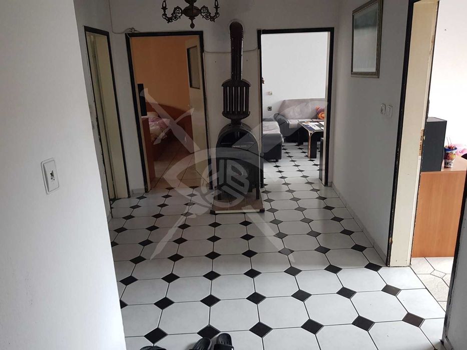 Продава се Къща в Асеновград - 620 кв.м за 1000 €/кв.м - Снимка #12