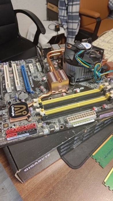 Asus P5K Premium + Core 2 Duo E8600 – kit complet, testa