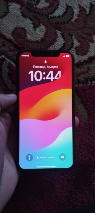 iPhone xs tiniq qirilgan chizilgan joylari yoq