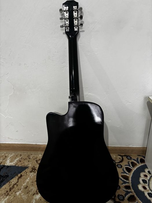 Продаю гитару(г. Астана)