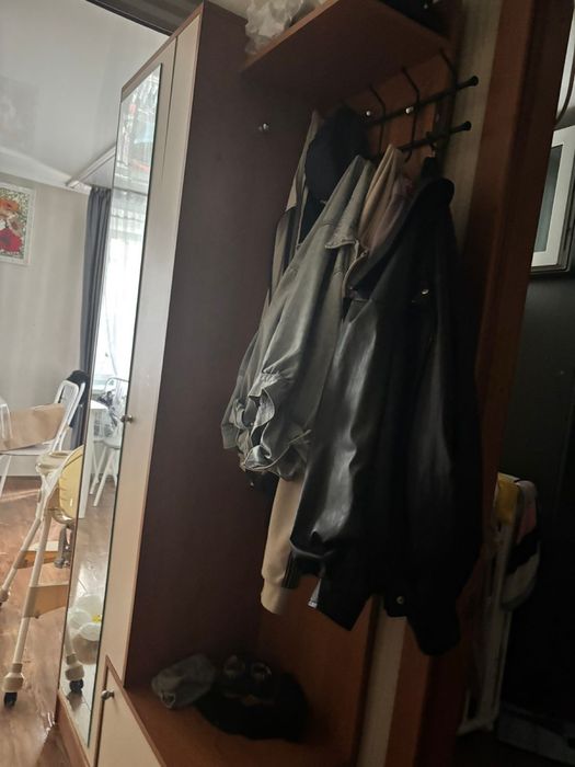 Продам прихожую.