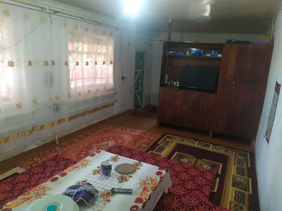 жай сатылады  тахятас   керамзит тарепте 15 сотик  5 комната