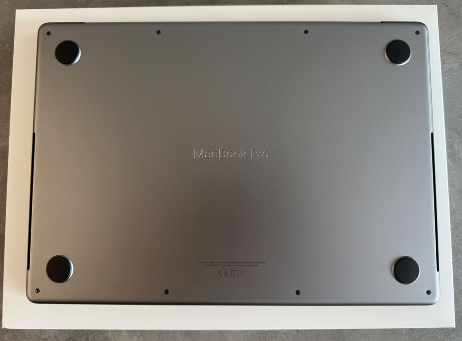 Apple MacBook M2 pro