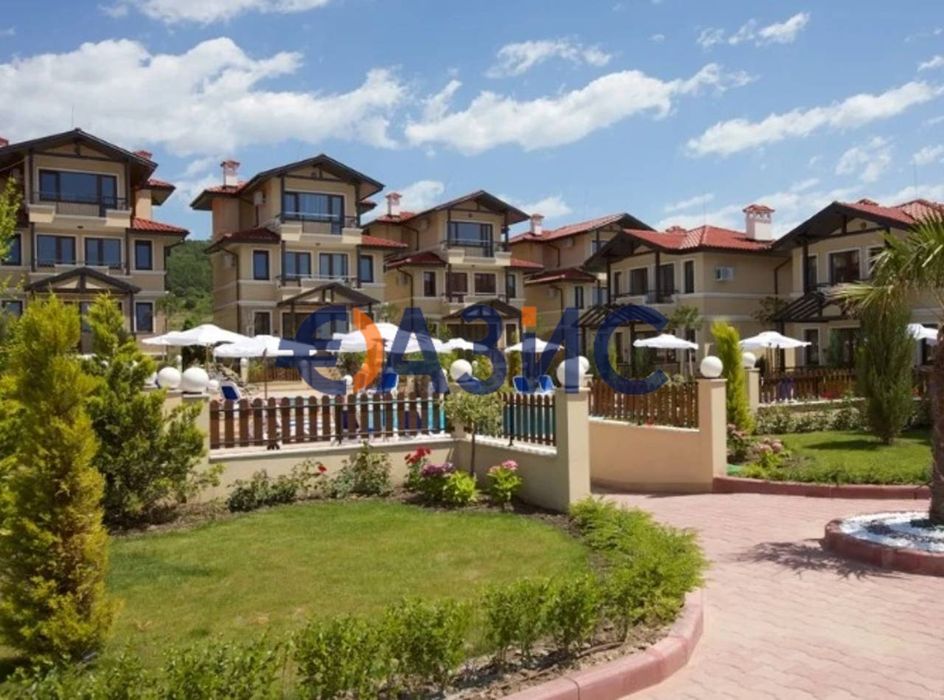 Къща с 2 спални в комплекс Свети Георги, 150 кв. м., Кошарица,