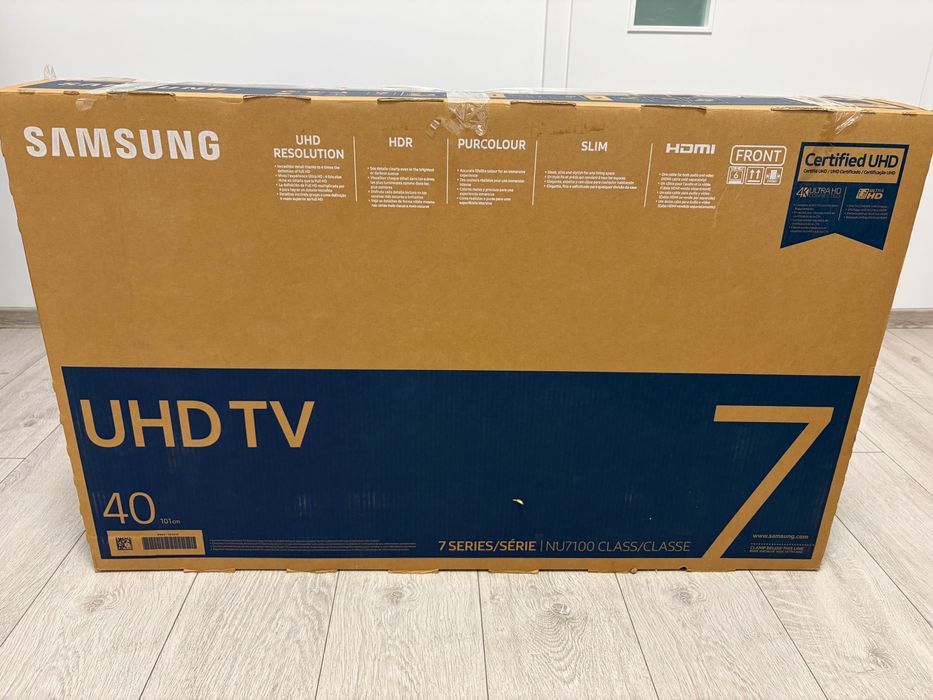 TV Samsung UHD 101 cm + suport perete