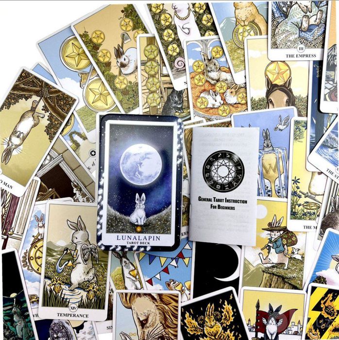 Карты МАК Таро Лунного Кролика ("Lunalapin Tarot") в железном боксе.