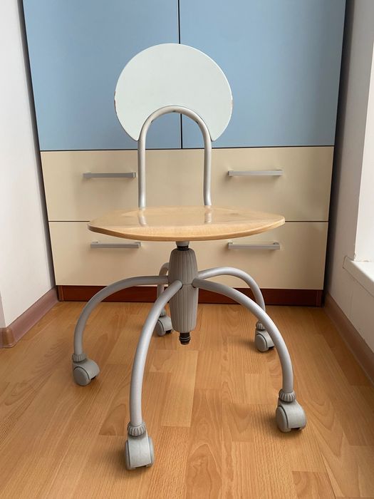 Стул детский. Ученический. Продам.