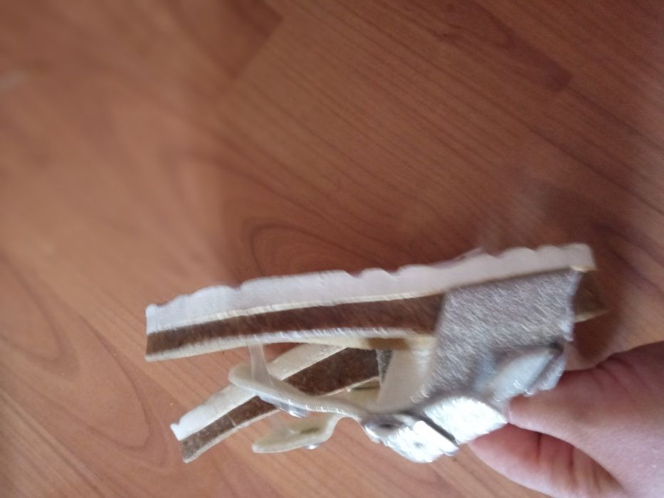 Vând slapi 24 frumosi