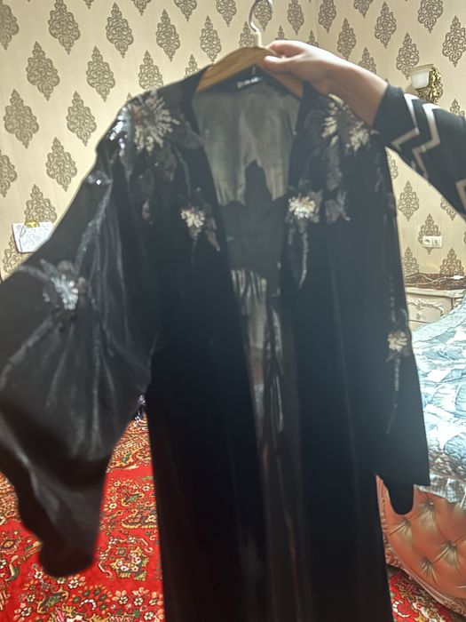 Dubai abayasi sotiladi