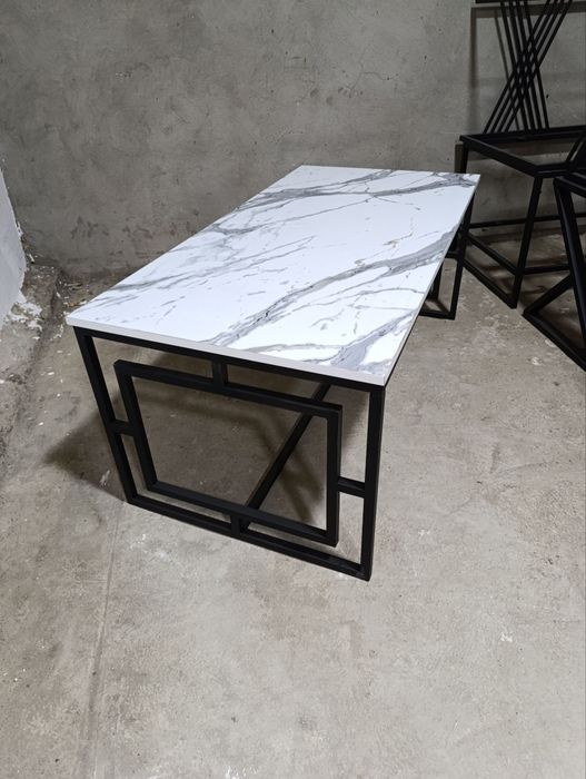 Jurnalniy stol loft