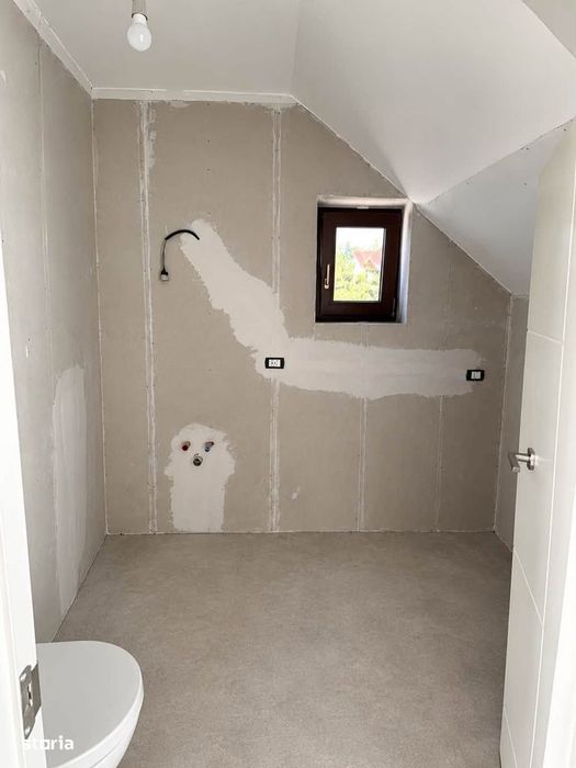 Casa Individuală în Dragsina -250mp /850mp teren - 2 garaje Comision 0