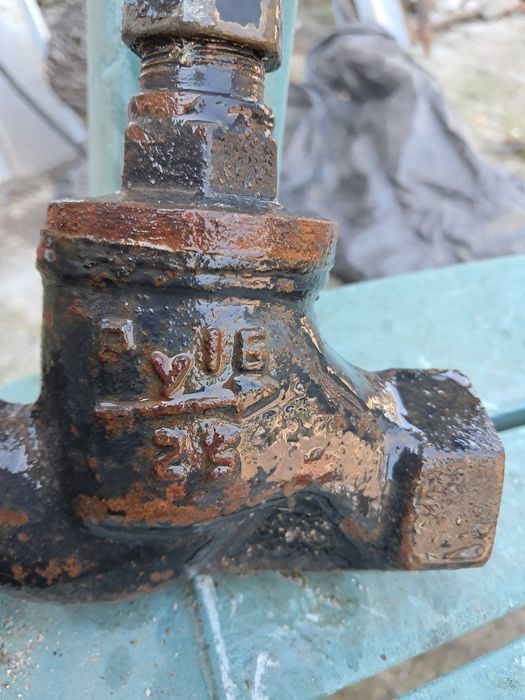 Кранове стари но работещи