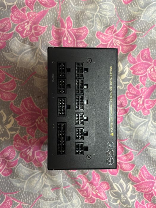 Блок питания GIGABYTE GP-UD750GM 750 Вт