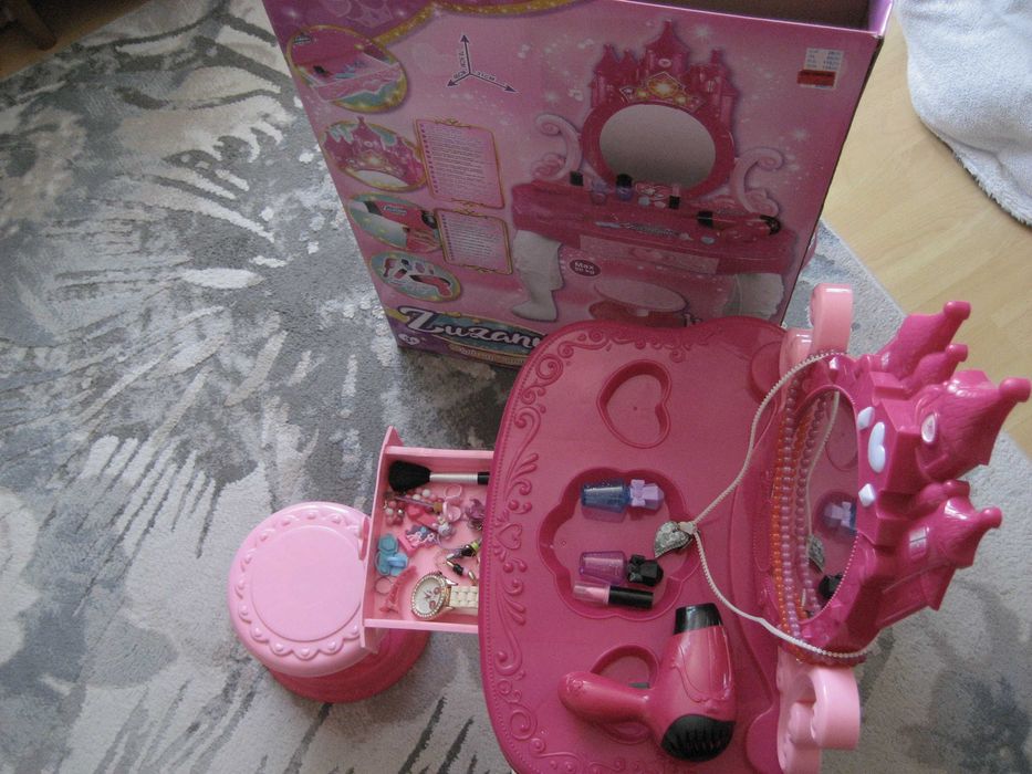 Детска тоалетка със столче