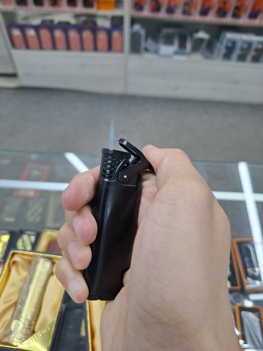 продам газовые зажигалки