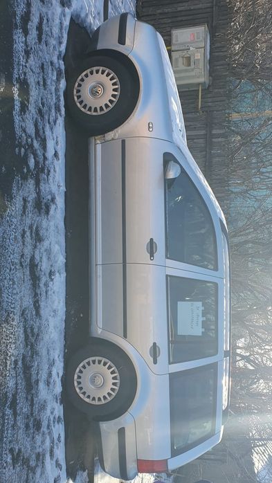 Vând Volkswagen golf