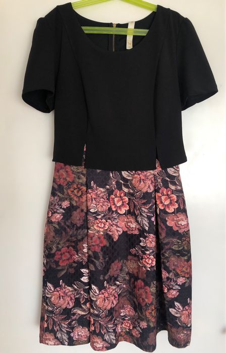 Дамски рокли.