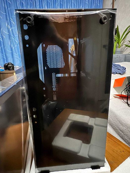 Новый стеклянный компьютерный корпус