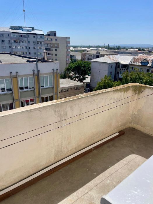 Vând apartament 3 camere central bld Unirii(Paco non stop).