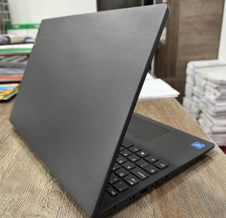 Lenovo V15 Yangi, srochno sotiladi.